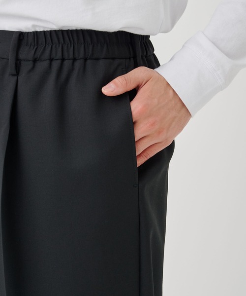 STUDIOUS（ステュディオス）の「NO SEASON WASHABLEWOOL SLACKS（スラックス・メンズ・ブラック/グレイッシュベージュ・1/2）」の12枚目の写真