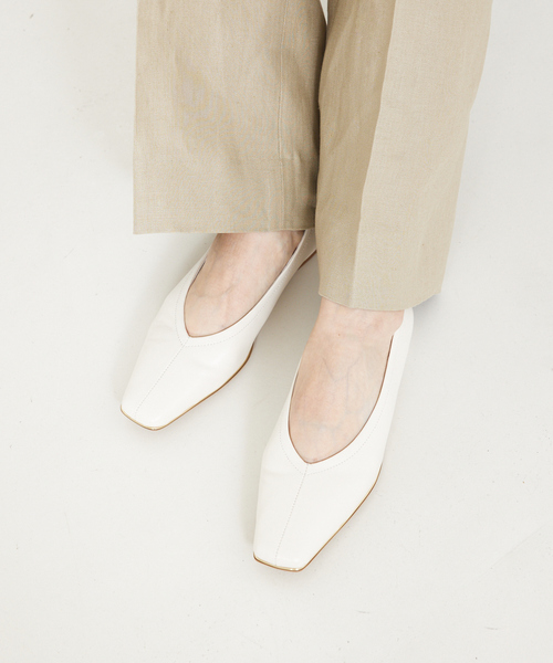 Au BANNISTER(オゥバニスター)の「【最高パンプス/1cmヒール】美脚×快適 パンプス(パンプス・レディース・ブラック/アイボリー/ベージュ/シルバー・37/38/39/36/35/40/34)」の7枚目の写真