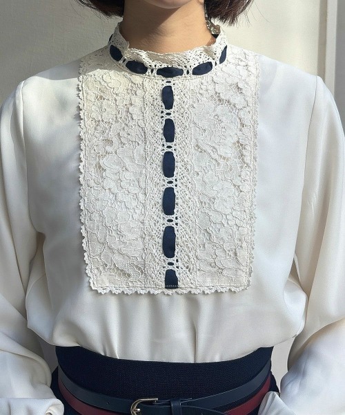 an another angelus（アンアナザーアンジェラス）の「はしごレースヨークプルオーバーブラウス/fint　フィント（シャツ/ブラウス・レディース・ホワイト×グレー/ホワイト×ネイビー・FREE）」の10枚目の写真
