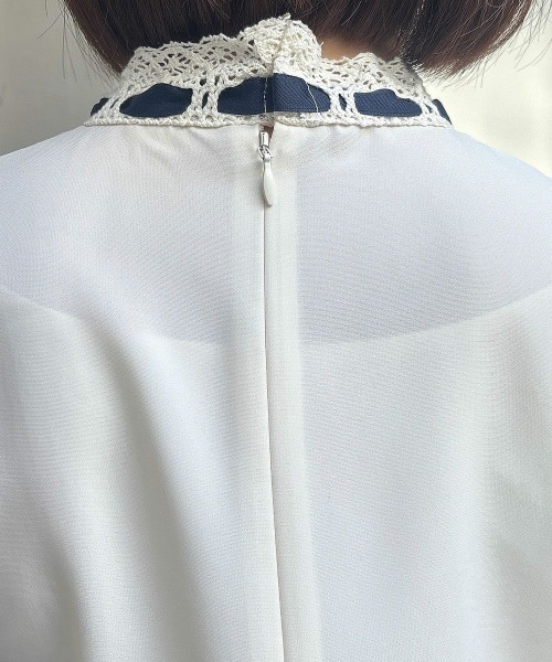 an another angelus（アンアナザーアンジェラス）の「はしごレースヨークプルオーバーブラウス/fint　フィント（シャツ/ブラウス・レディース・ホワイト×グレー/ホワイト×ネイビー・FREE）」の12枚目の写真