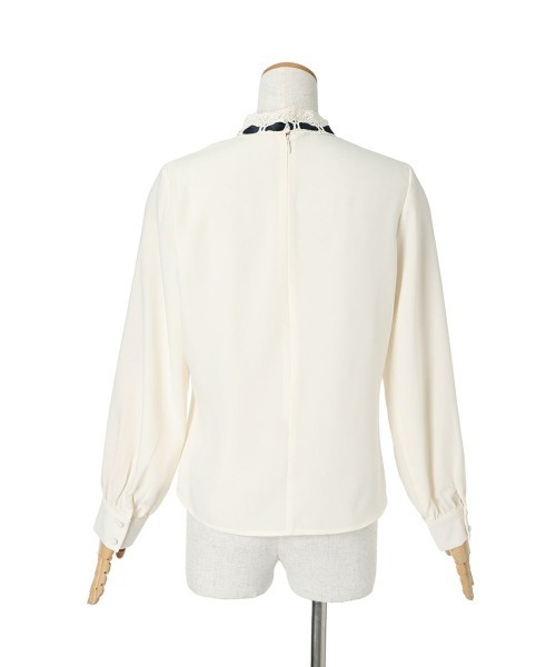 an another angelus（アンアナザーアンジェラス）の「はしごレースヨークプルオーバーブラウス/fint　フィント（シャツ/ブラウス・レディース・ホワイト×グレー/ホワイト×ネイビー・FREE）」の16枚目の写真