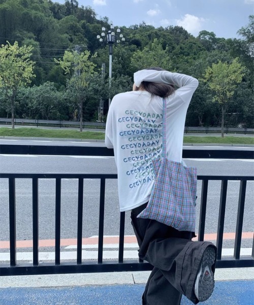 LETee(レティー)の「シアータイプ バックロゴプリントトップス(Tシャツ/カットソー・レディース・ピンク/ブルー/グリーン/ホワイト・FREE)」の16枚目の写真