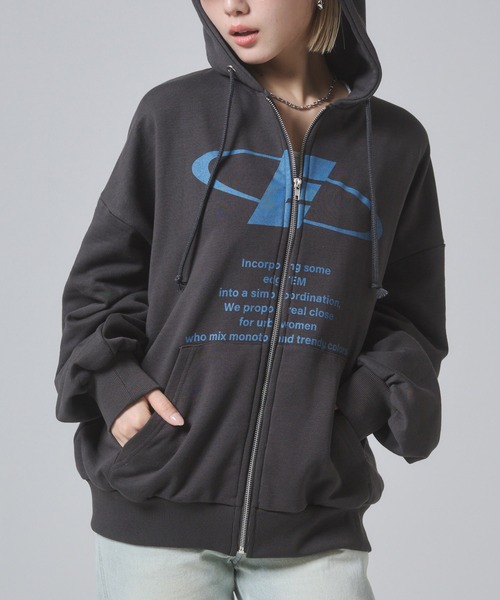 ENVYM（アンビー）の「フロントプリント オーバーサイズ ジップパーカー（パーカー・レディース・ホワイト/ブラック/イエロー・FREE）」の3枚目の写真