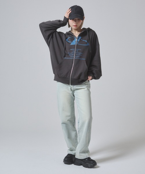 ENVYM（アンビー）の「フロントプリント オーバーサイズ ジップパーカー（パーカー・レディース・ホワイト/ブラック/イエロー・FREE）」の17枚目の写真