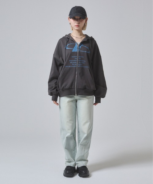 ENVYM（アンビー）の「フロントプリント オーバーサイズ ジップパーカー（パーカー・レディース・ホワイト/ブラック/イエロー・FREE）」の18枚目の写真