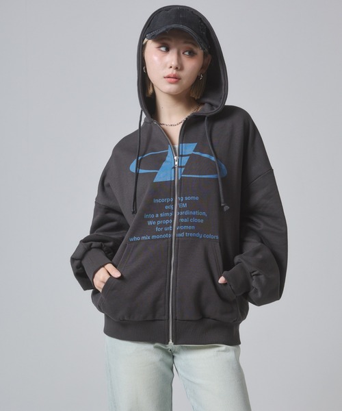 ENVYM（アンビー）の「フロントプリント オーバーサイズ ジップパーカー（パーカー・レディース・ホワイト/ブラック/イエロー・FREE）」の5枚目の写真