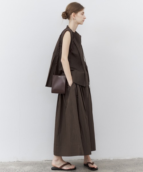 tageechita（タジチタ）の「【tageechita】ドレープネックリボン付きプリーツブラウス（シャツ/ブラウス・レディース・ブラウン・S/M/L）」の2枚目の写真