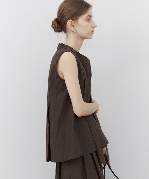 tageechita（タジチタ）の「【tageechita】ドレープネックリボン付きプリーツブラウス（シャツ/ブラウス・レディース・ブラウン・S/M/L）」の20枚目の写真
