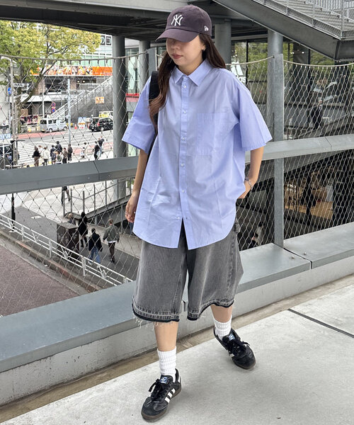 【ユニセックス】チョークストライプオーバー半袖シャツ ユニセックス】チョークストライプオーバー半袖シャツ