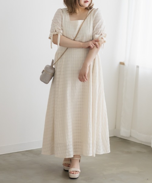 CLETTE(クレット)の「袖リボンチェックワンピース(ワンピース・レディース・アイボリー/ブラック/グリーン・LL/3L/4L)」の3枚目の写真