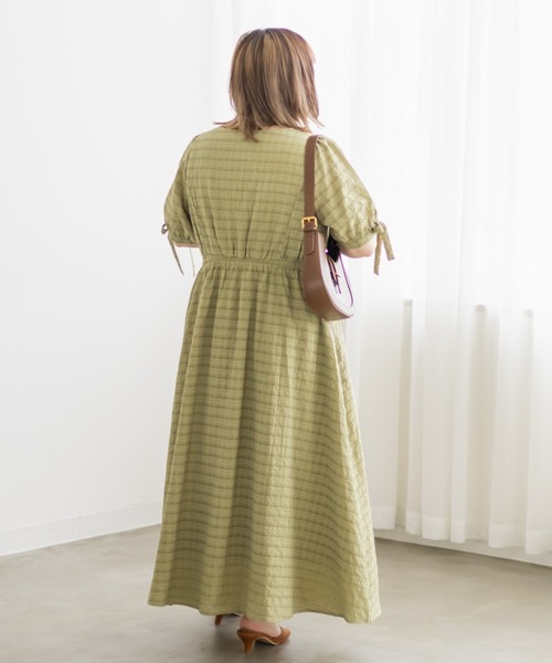 CLETTE(クレット)の「袖リボンチェックワンピース(ワンピース・レディース・アイボリー/ブラック/グリーン・LL/3L/4L)」の19枚目の写真