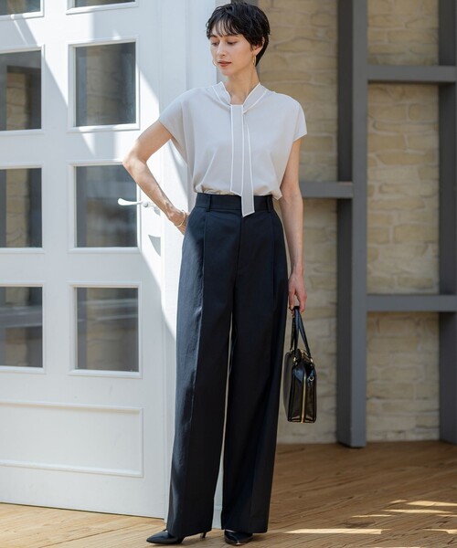 23区(ニジュウサンク)の「【洗える】レーヨンポリエステルストレッチ ボウタイ ニット(ニット/セーター・レディース・ベージュ系/ライトグレー系/ブラック系・38)」の5枚目の写真