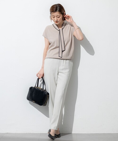 23区(ニジュウサンク)の「【洗える】レーヨンポリエステルストレッチ ボウタイ ニット(ニット/セーター・レディース・ベージュ系/ライトグレー系/ブラック系・38)」の10枚目の写真