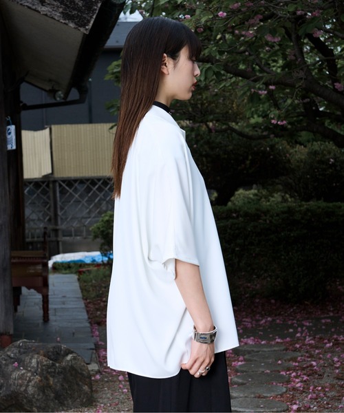 狐独(コドク)の「ルーズドルマントロミシャツ(シャツ/ブラウス・メンズ・ブラック/オフホワイト・MEDIUM/LARGE)」の6枚目の写真