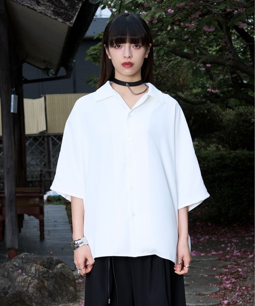 狐独(コドク)の「ルーズドルマントロミシャツ(シャツ/ブラウス・メンズ・ブラック/オフホワイト・MEDIUM/LARGE)」の7枚目の写真