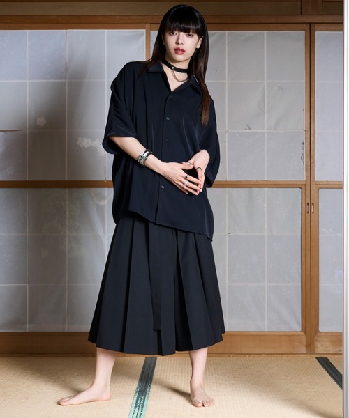 狐独(コドク)の「ルーズドルマントロミシャツ(シャツ/ブラウス・メンズ・ブラック/オフホワイト・MEDIUM/LARGE)」の14枚目の写真