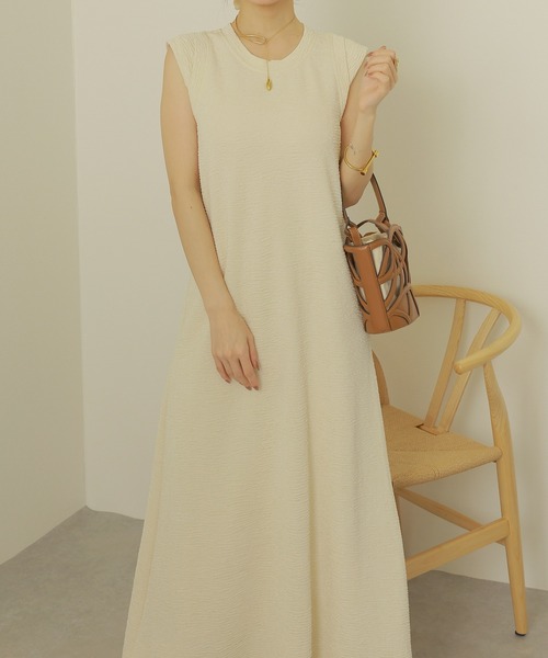 LAULEN(ローレン)の「texture sleeve layered long dress /テクスチャー 袖レイヤード フレア ロング ワンピース(ワンピース・レディース・モカ/アイボリー/ブラック・FREE)」の6枚目の写真