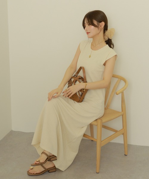 LAULEN(ローレン)の「texture sleeve layered long dress /テクスチャー 袖レイヤード フレア ロング ワンピース(ワンピース・レディース・モカ/アイボリー/ブラック・FREE)」の8枚目の写真