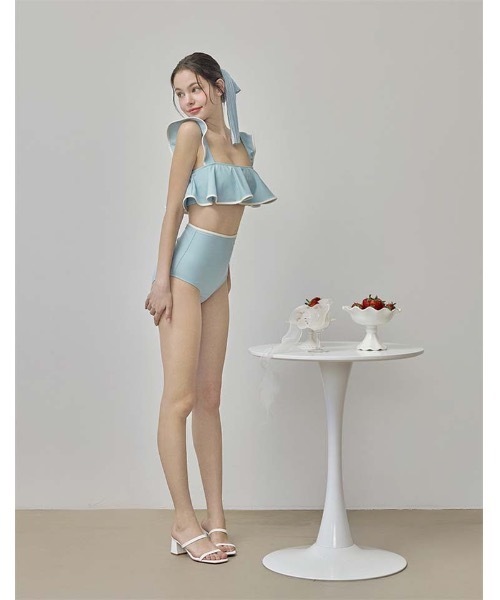 水着デビューにも！》ときめきフリル×配色ライン 大人のガーリースイム