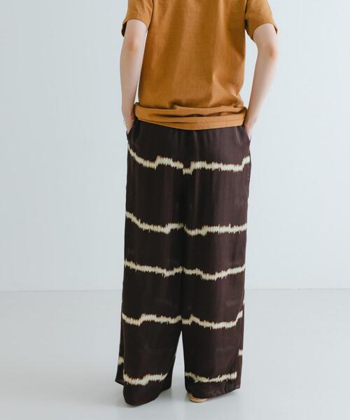 URBAN RESEARCH（アーバンリサーチ）の「『2サイズ展開』シルクミックスボーダープリントパンツ（その他パンツ・レディース・ブラウン/オフホワイト・36/38）」の21枚目の写真