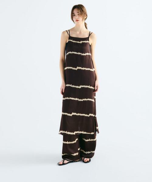 URBAN RESEARCH（アーバンリサーチ）の「『2サイズ展開』シルクミックスボーダープリントパンツ（その他パンツ・レディース・ブラウン/オフホワイト・36/38）」の4枚目の写真