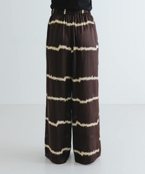 URBAN RESEARCH（アーバンリサーチ）の「『2サイズ展開』シルクミックスボーダープリントパンツ（その他パンツ・レディース・ブラウン/オフホワイト・36/38）」の8枚目の写真