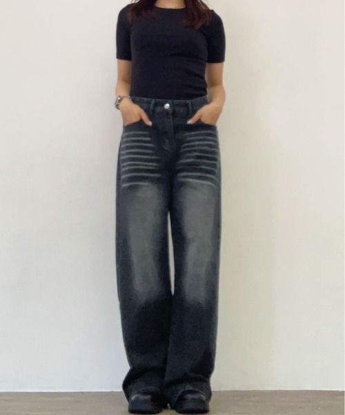 kirakiraShop(キラキラショップ)の「ペイント ロゴ ルーズ ワイド デニムパンツ(デニムパンツ・レディース・ブラック・L/M/S)」の2枚目の写真