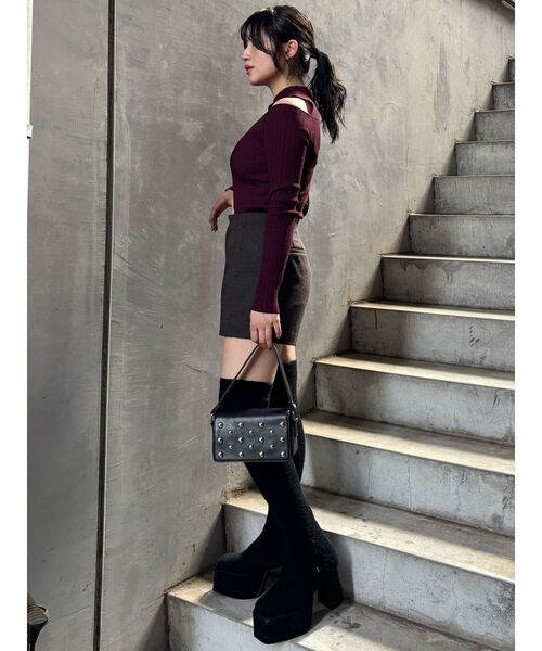 MURUA（ムルーア）の「スタッズワンハンドルバッグ（ハンドバッグ・レディース・ブラック/ボルドー・FREE）」の19枚目の写真