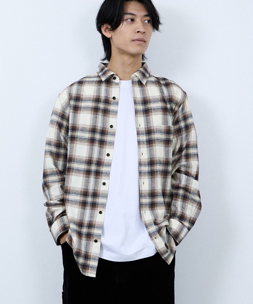 NAVY（ネイビー）の「【ユニセックス】Soft Flannel Plaid Shirt  Casual Checkered Long Sleeveソフトフランネルチェックシャツ（シャツ/ブラウス・メンズ・レッド/ブラック/アイボリー/ベージュ/ネイビー/ブルー・S/XL/L/M）」の2枚目の写真