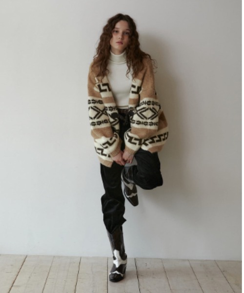 GREEN BUTTER（グリーンバター）の「ALPACA DUFFLE CARDIGAN（ニット/セーター・レディース・ベージュ・FREE）」の2枚目の写真