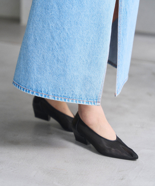 LE TALON(ルタロン)の「4cmポインテッドシアーハイバンプパンプス(パンプス・レディース・アイボリー/ブラック×ブラック・25cm/24.5cm/24cm/23.5cm/23cm/22.5cm/22cm)」の2枚目の写真