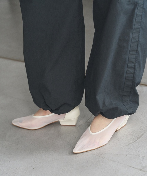 LE TALON(ルタロン)の「4cmポインテッドシアーハイバンプパンプス(パンプス・レディース・アイボリー/ブラック×ブラック・25cm/24.5cm/24cm/23.5cm/23cm/22.5cm/22cm)」の1枚目の写真