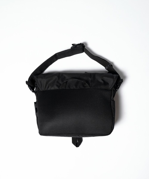 MAKAVELIC(マキャベリック)の「Signal Messenger Bag(バックパック/リュック・メンズ・ブラック・ONESIZE)」の2枚目の写真