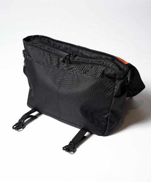 MAKAVELIC(マキャベリック)の「Signal Messenger Bag(バックパック/リュック・メンズ・ブラック・ONESIZE)」の5枚目の写真