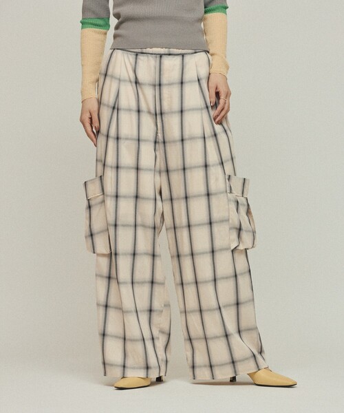 Firsthand（ファーストハンド）の「Firsthand/ファーストハンド オンブレーチェック イージーパンツ / パッチポケット ワイドイージーパンツ（その他パンツ・レディース・オフホワイト/ブラック・S/M）」の4枚目の写真
