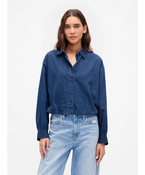 GAP（ギャップ）の「バブルヘム シャツ（シャツ/ブラウス・レディース・ホワイト×ネイビー/インディゴブルー/ホワイト・XS/S/M/L/XXS）」の3枚目の写真