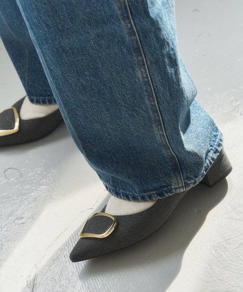 LE TALON(ルタロン)の「《追加》3cmポインテッドニュアンスバックルパンプス(パンプス・レディース・ブラック/ブラウン系その他/ボルドー/マスタード/グレー・22cm/21.5/21/25.5cm/25cm/24.5cm/24cm/23.5cm/23cm/22.5cm)」の6枚目の写真