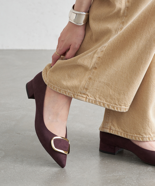 LE TALON(ルタロン)の「《追加》3cmポインテッドニュアンスバックルパンプス(パンプス・レディース・ブラック/ブラウン系その他/ボルドー/マスタード/グレー・22cm/21.5/21/25.5cm/25cm/24.5cm/24cm/23.5cm/23cm/22.5cm)」の19枚目の写真