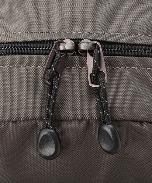 XLARGE KIDS(エクストララージキッズ)の「ダブルポケットOGバックパック(バックパック/リュック・キッズ・ネイビー/ブラック/グレー・F)」の5枚目の写真