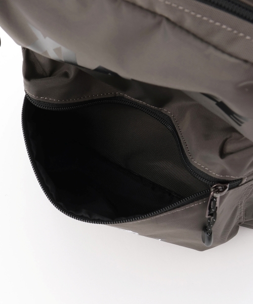 XLARGE KIDS(エクストララージキッズ)の「ダブルポケットOGバックパック(バックパック/リュック・キッズ・ネイビー/ブラック/グレー・F)」の9枚目の写真