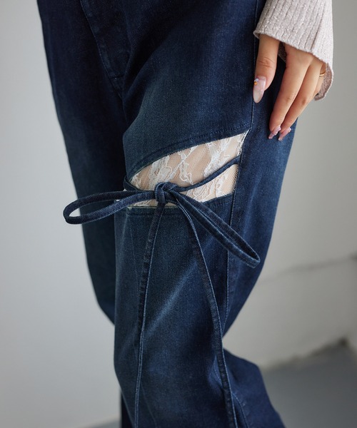 one after another NICE CLAUP（ワンアフターアナザーナイスクラップ）の「サイドカットレースデニムパンツ（デニムパンツ・レディース・ブルー/ライトブルー/ダークネイビー・SMALL/MEDIUM）」の7枚目の写真