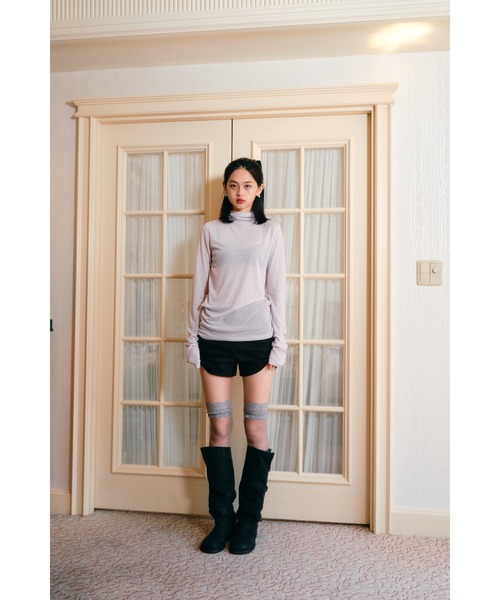 Smyeon(スミョン)の「Loose sleeve highnek t-shirt/ルーズスリーブハイネックカットソー(Tシャツ/カットソー・レディース・イエロー/パープル/ホワイト/ブラック/グレー・FREE)」の8枚目の写真