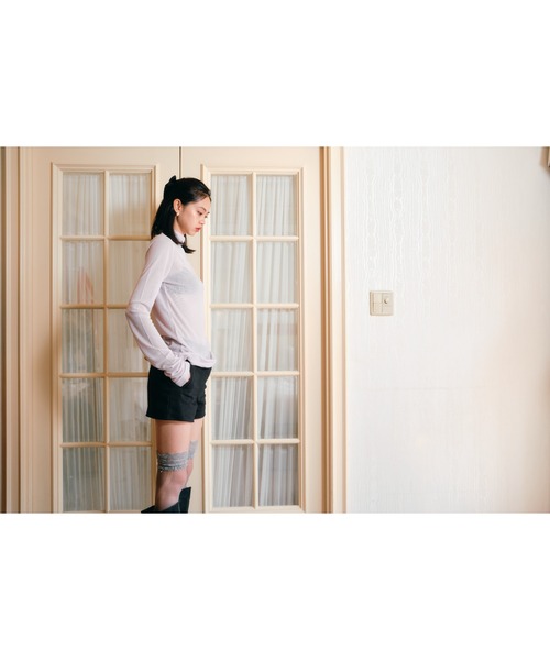 Smyeon(スミョン)の「Loose sleeve highnek t-shirt/ルーズスリーブハイネックカットソー(Tシャツ/カットソー・レディース・イエロー/パープル/ホワイト/ブラック/グレー・FREE)」の10枚目の写真