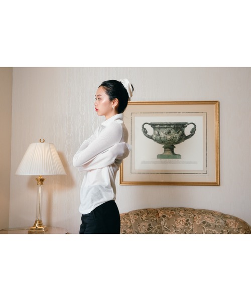 Smyeon(スミョン)の「Loose sleeve highnek t-shirt/ルーズスリーブハイネックカットソー(Tシャツ/カットソー・レディース・イエロー/パープル/ホワイト/ブラック/グレー・FREE)」の6枚目の写真