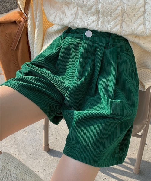 cammie(キャミー)の「タックフレアショートパンツ(その他パンツ・レディース・アイボリー/ブラック・MEDIUM/LARGE)」の21枚目の写真