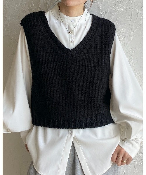 セール】ローゲージショート丈深Vネックニットベスト（ベスト