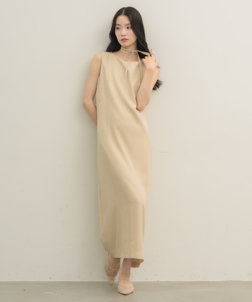 NEUNA(ヌナ)の「オリジナル4wayワンピース(ワンピース・レディース・アイボリー/チャコールグレー・SMALL/MEDIUM)」の3枚目の写真