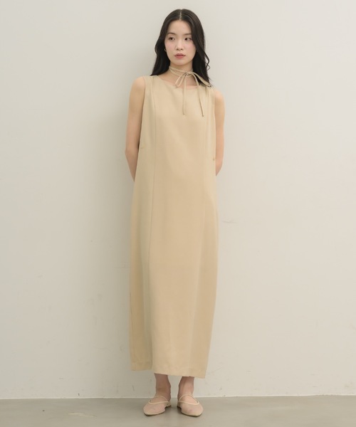 NEUNA(ヌナ)の「オリジナル4wayワンピース(ワンピース・レディース・アイボリー/チャコールグレー・SMALL/MEDIUM)」の7枚目の写真