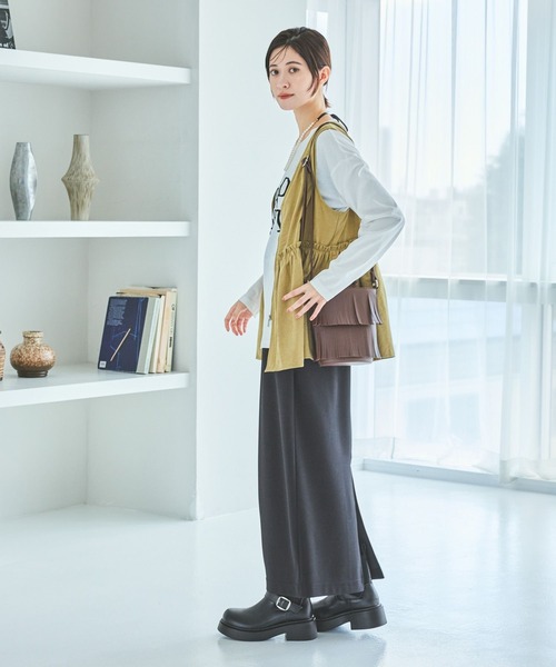 LAKOLE（ラコレ）の「フィブリルZIPベスト / 591247（ベスト・レディース・ブラック/グレイッシュベージュ/グレー/マスタード・FREE）」の14枚目の写真