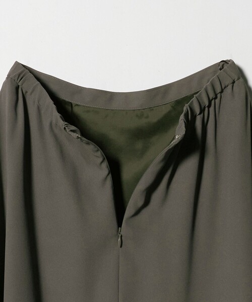 UNITED ARROWS（ユナイテッドアローズ）の「イレギュラー ヘム フレア スカート（スカート・レディース・オリーブ/ブラック/ダークブラウン・38/36）」の4枚目の写真